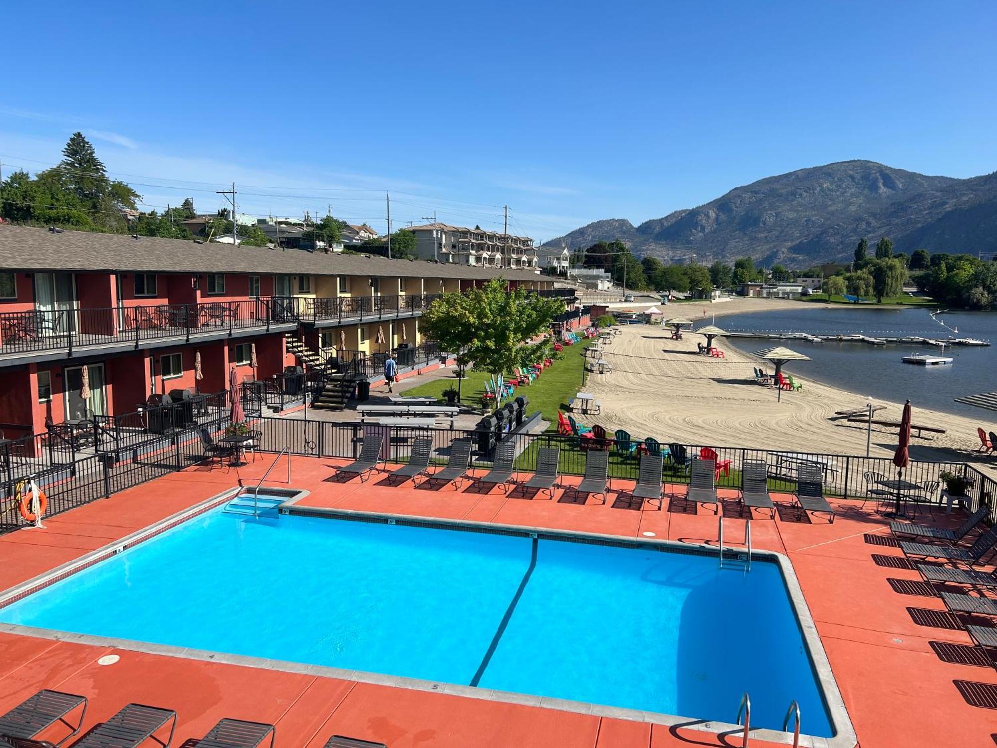 Safari Beach Resort Osoyoos Bagian luar foto