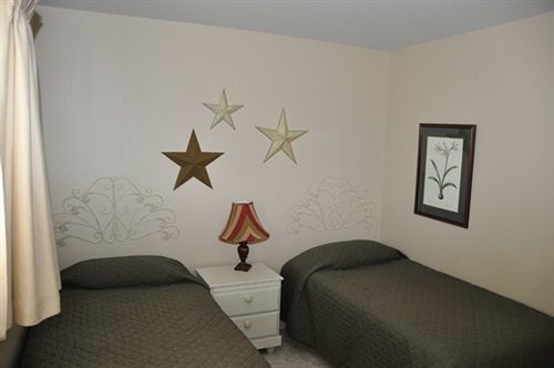 Safari Beach Resort Osoyoos Bagian luar foto
